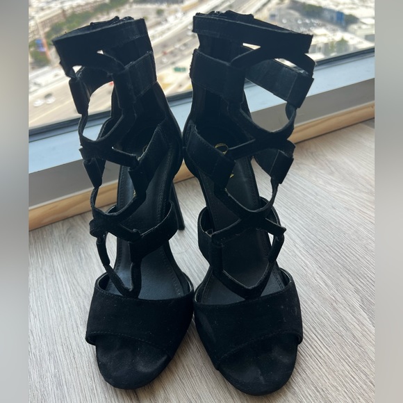 Black Olivia J Heels - Picture 3 of 4